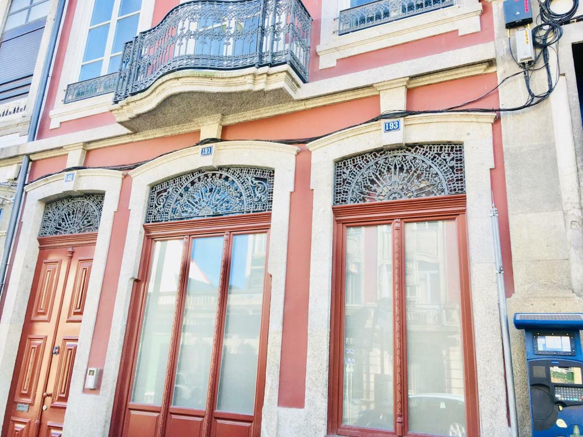 1Bedroom Apartment With An Exclusive Design Porto Bagian luar foto